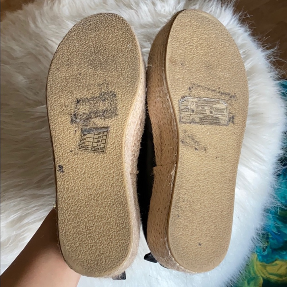Shoes - Picture 3 of 3